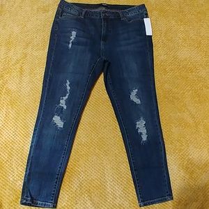 Denim 24/7 Deconstruction Jeans